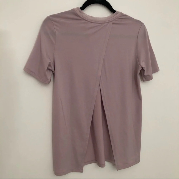 Fabletics Vivienne Cross Back Tee Short Sleeve Lilac Haze Women's XXS Pastel Gym - Picture 9 of 12